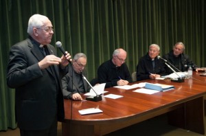 Mons. Carlo Ghidelli interviene all'Assemblea Generale UAC - Assisi 26/11/2013